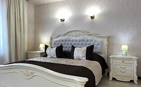 Maximus Hotel